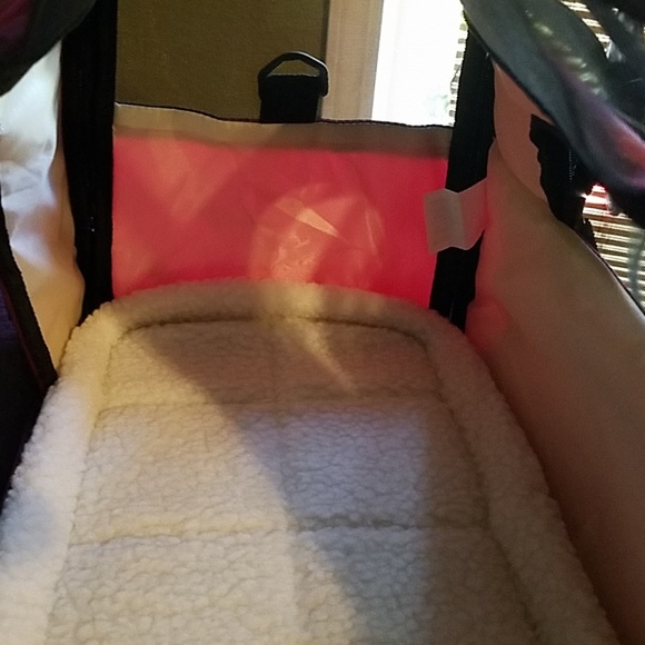 OXGORD Pet Carrier " Holds up to 22lbs - Picture 6 of 8